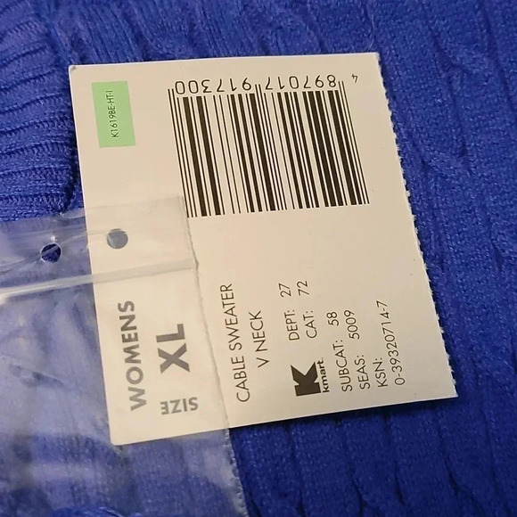 Cable Sweater NWT - Picture 4 of 4